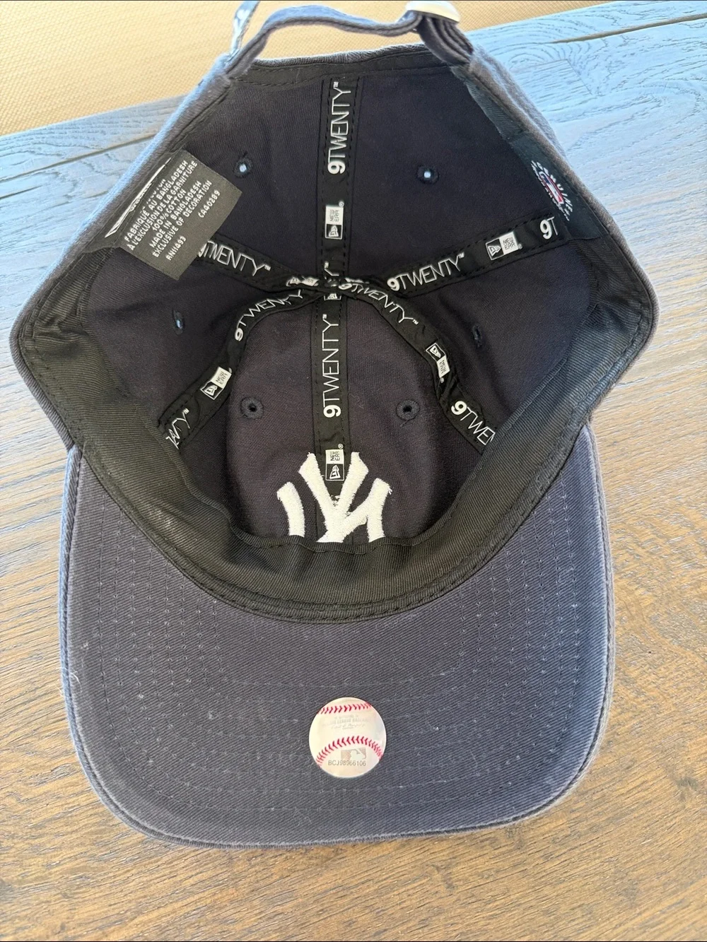 NWOT New Era Navy Blue 9TWENTY Women's Cap NY Yankees